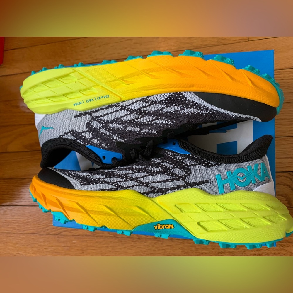 NWT Hoka speedgoat running shoes men’s 8 new in box